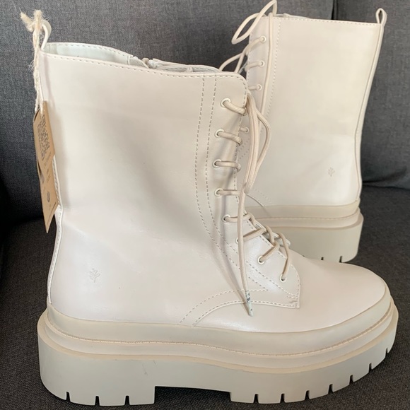 New in box Steve Madden Cool Planet Moss Bone Paris Combat Boots Size 9.5 - Picture 2 of 7
